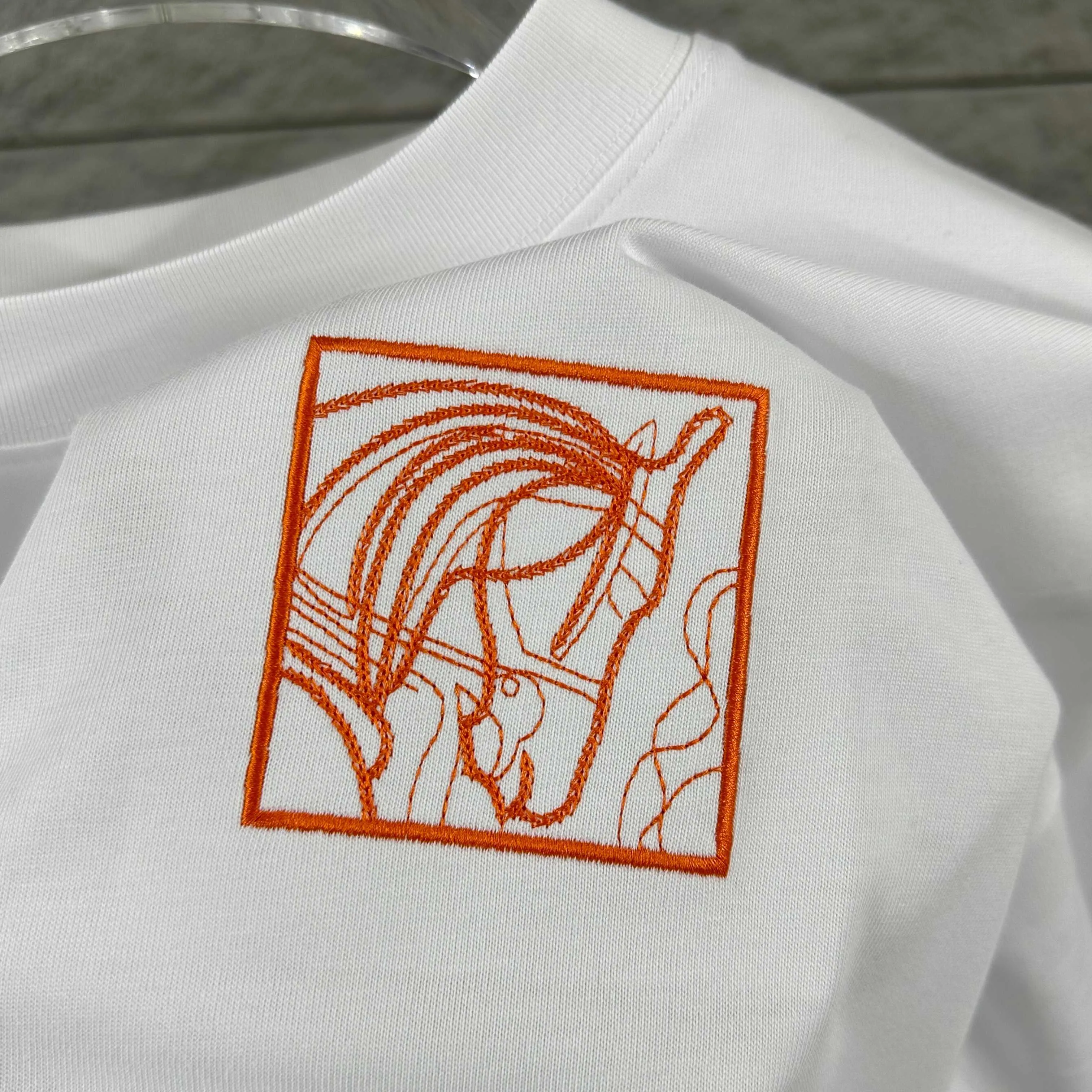 Herme* * 2026 New Arrival Classic Orange T Same Style ：Black White Size： S （90-130 ） M （120-150 ） L （140-165 ） XL （160-180 ） XXL （180-210 ）